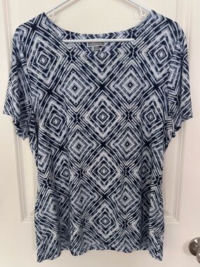 JM Collection Blue and White Abstract Print Top